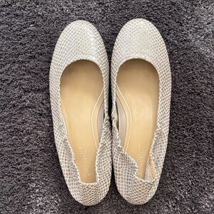 Vionic silver snake skin print ballet flats